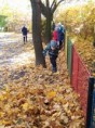 /album/9-11-2021-nasa-kazdorocna-radost-skakanie-do-kopy-listia/img-20211109-104117-jpg/