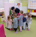 /album/11-12-2023-mici-a-mnau-strateny-darcek-divadielko/20231211-101014-jpg/